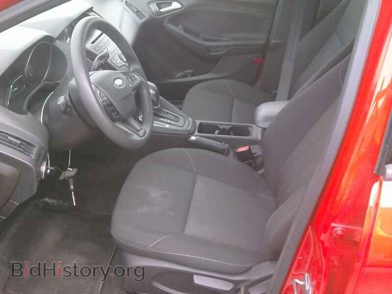 2017 Ford Focus - VIN: 1FADP3K26HL247844 - Фото 3