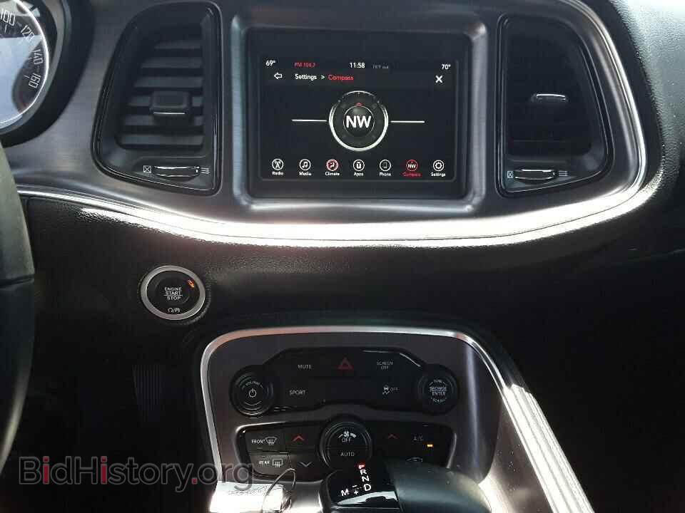2018 Dodge Challenger - VIN: 2C3CDZAG3JH242557 - Фото 4