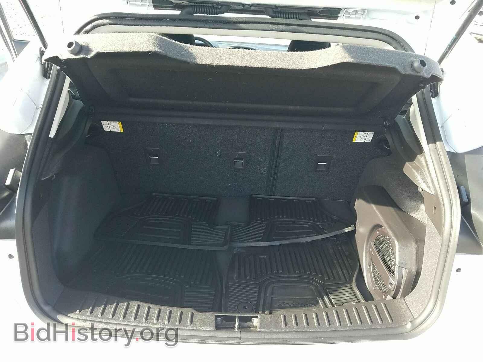 2018 Ford Focus - VIN: 1FADP3M2XJL246912 - Фото 7