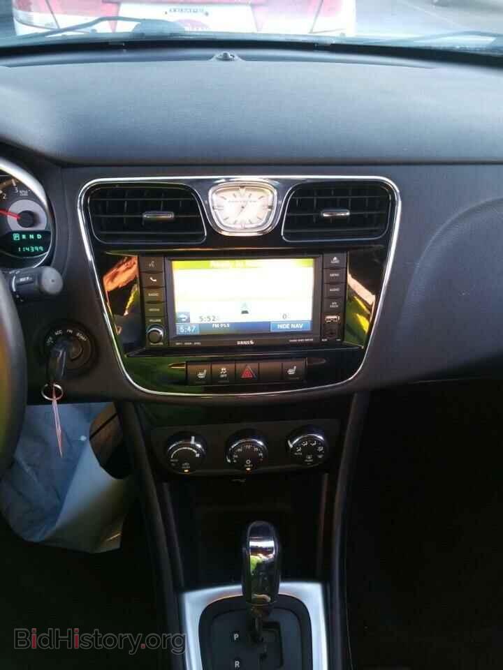2011 Chrysler 200 - VIN: 1C3BC2FG7BN516656 - Фото 4