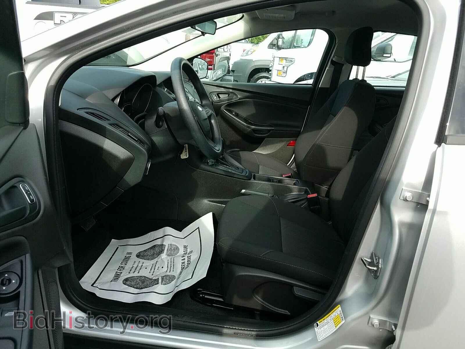 2016 Ford Focus - VIN: 1FADP3E26GL281860 - Фото 3