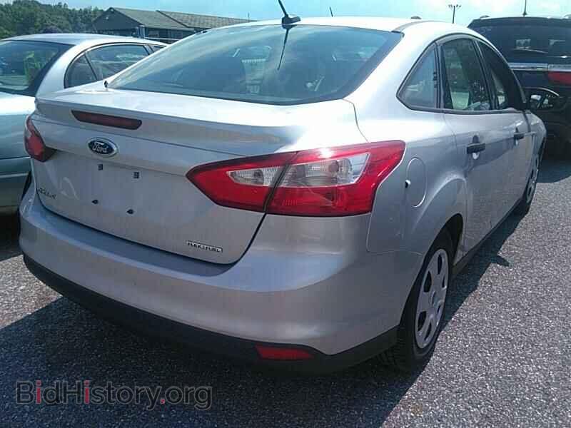 2013 Ford Focus - VIN: 1FADP3E29DL182459 - Photo 2