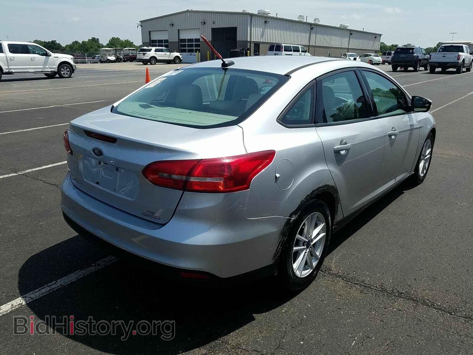 2016 Ford Focus - VIN: 1FADP3F2XGL216279 - Фото 2