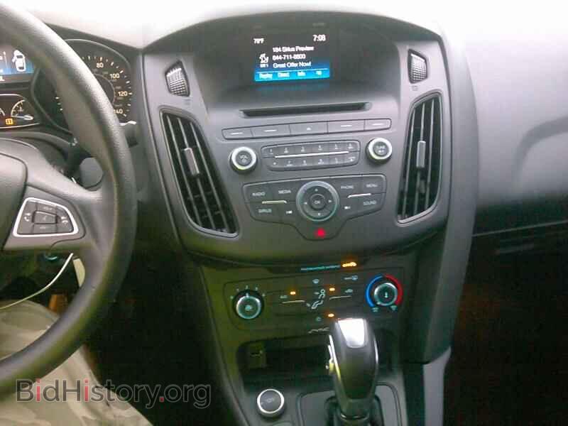 2016 Ford Focus - VIN: 1FADP3F21GL277097 - Фото 4