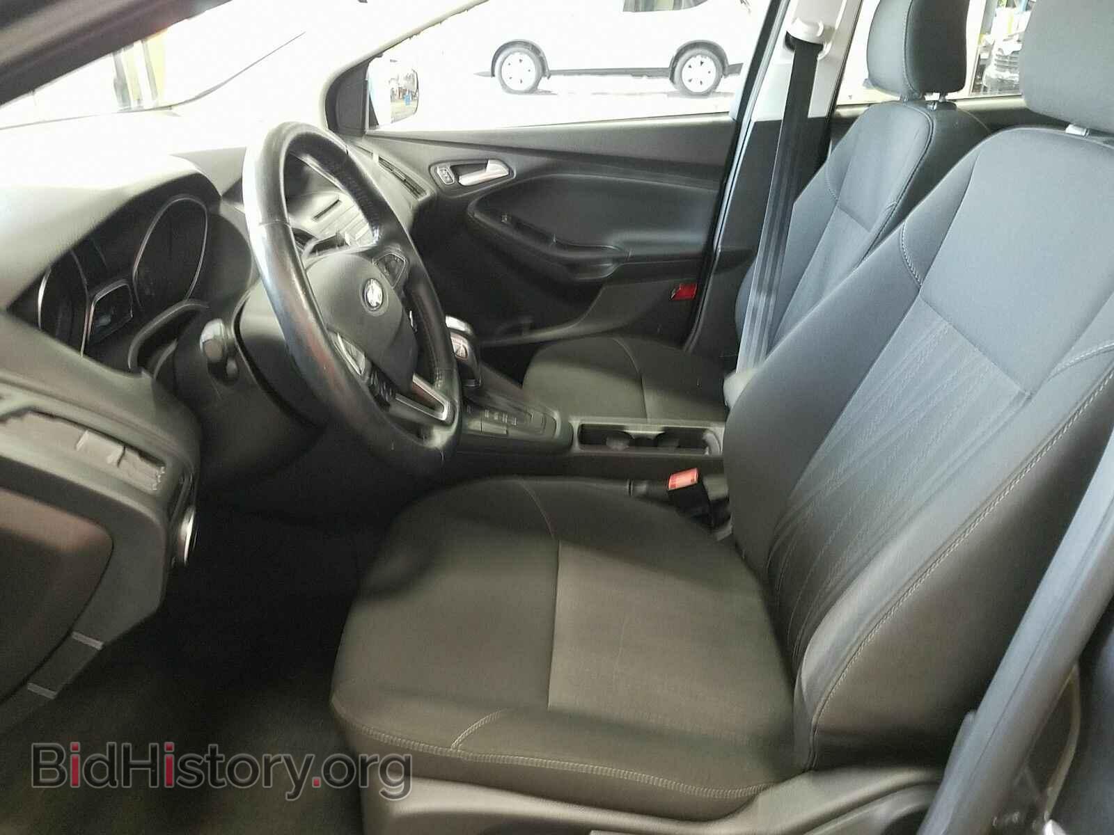 2016 Ford Focus - VIN: 1FADP3F22GL256615 - Фото 3