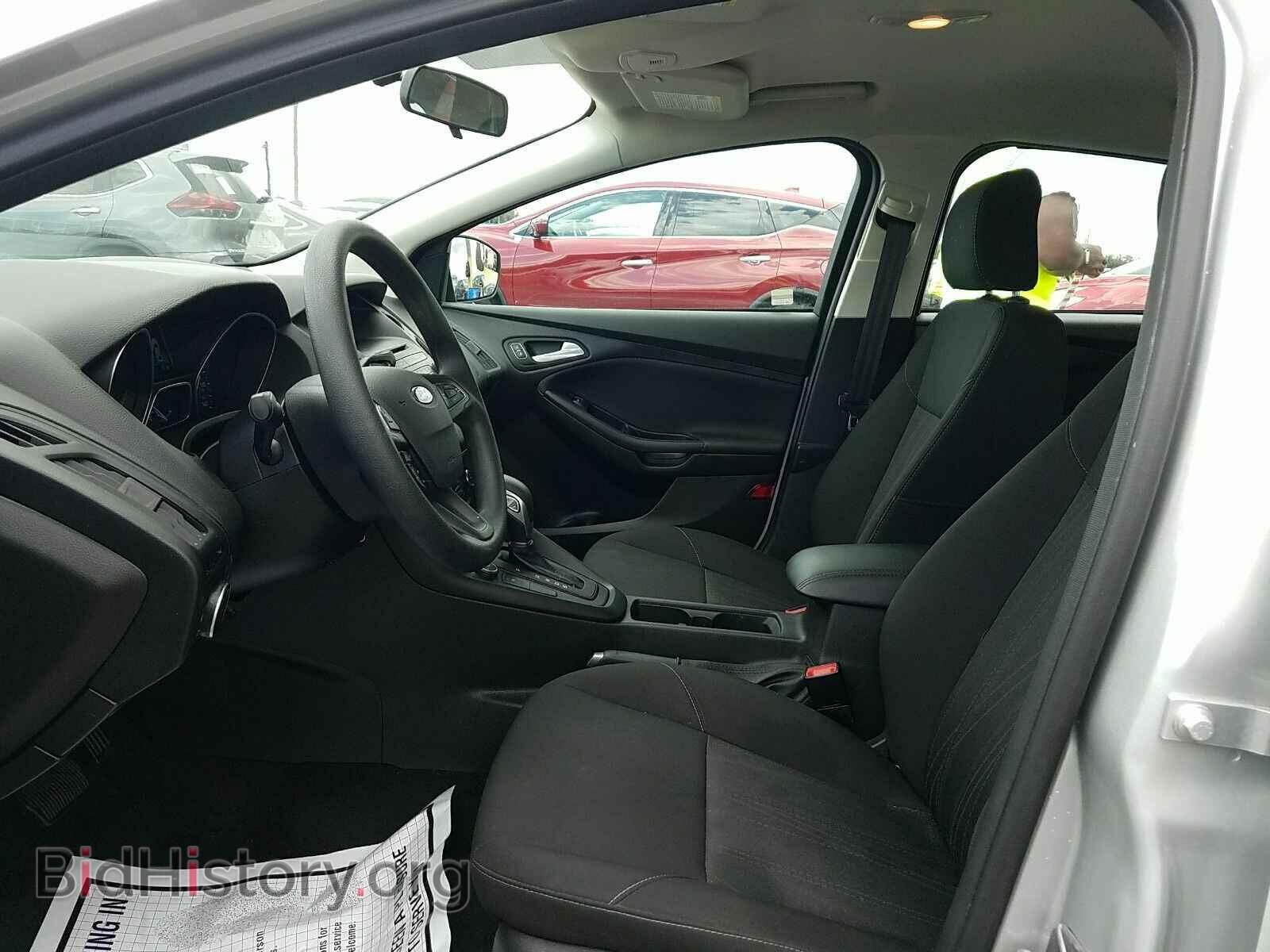 2017 Ford Focus - VIN: 1FADP3FE2HL252091 - Фото 3