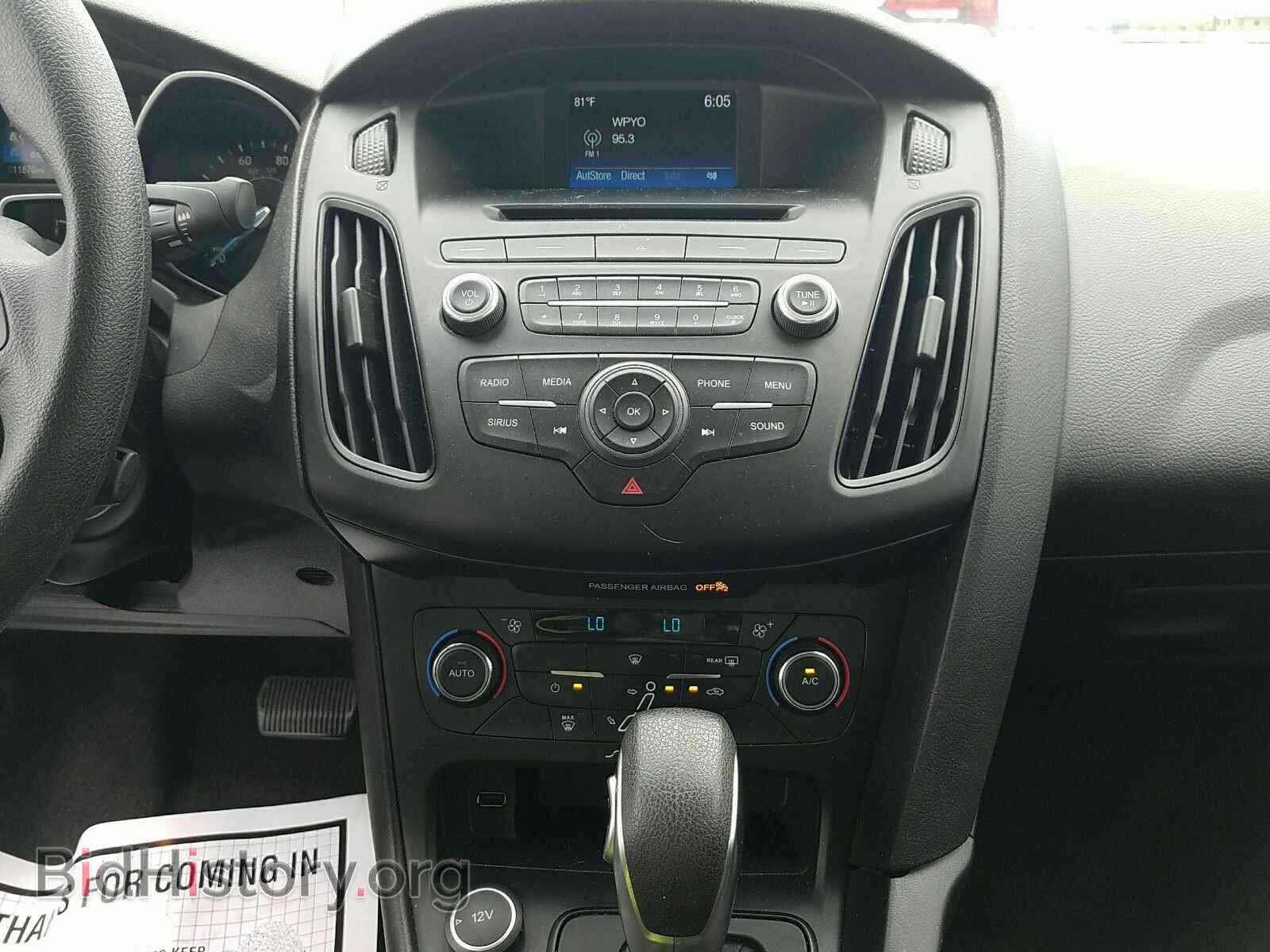 2017 Ford Focus - VIN: 1FADP3FE2HL252091 - Фото 4