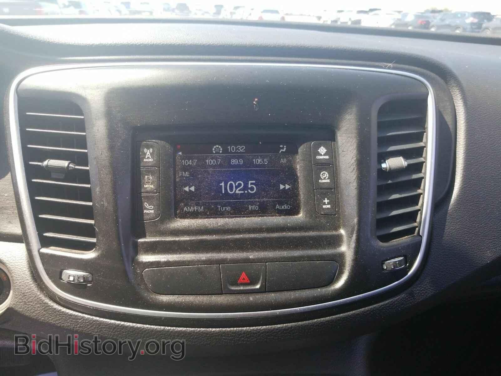2016 Chrysler 200 - VIN: 1C3CCCAB7GN141493 - Фото 4