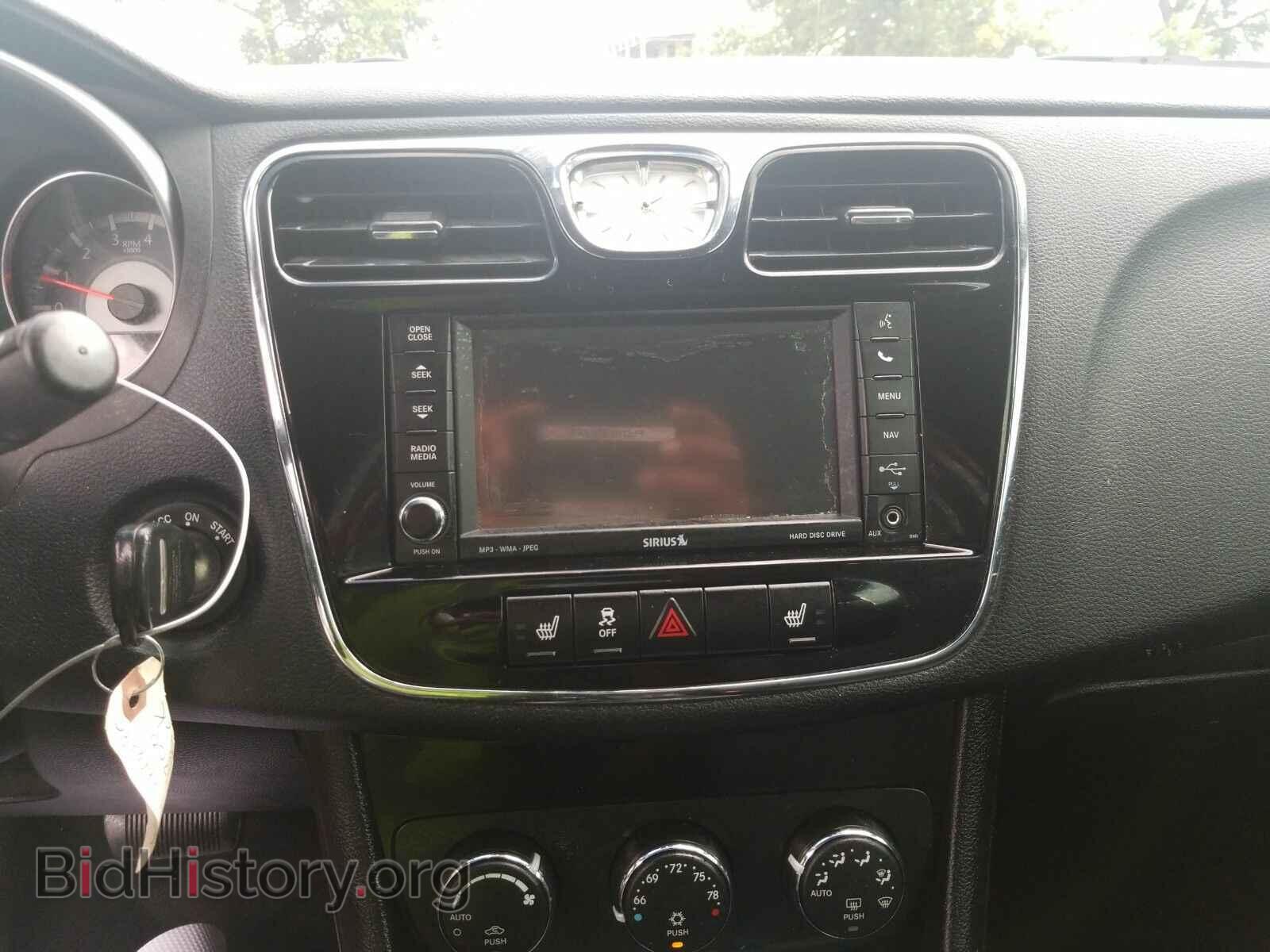 2011 Chrysler 200 - VIN: 1C3BC7EGXBN555403 - Фото 4