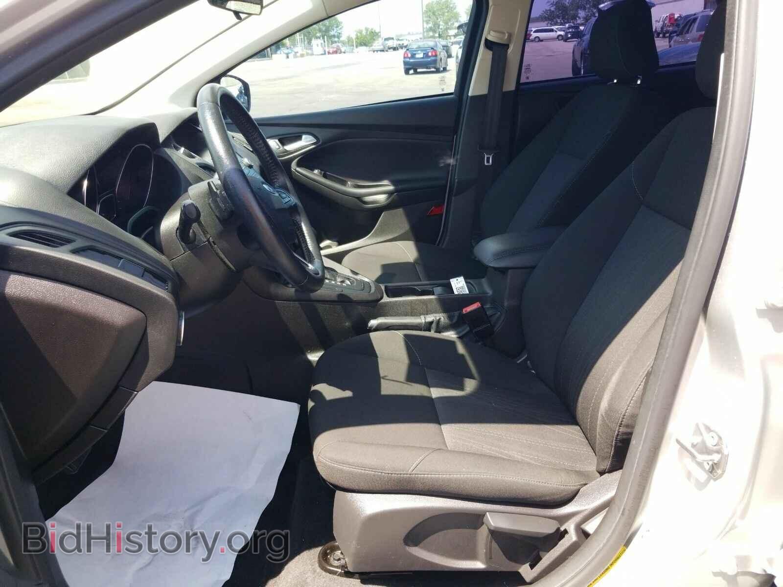 2016 Ford Focus - VIN: 1FADP3F23GL254100 - Photo 3