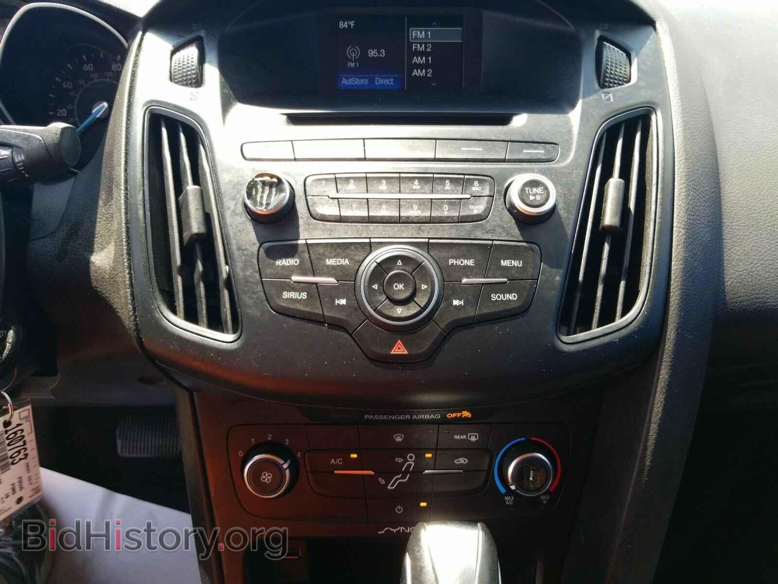 2016 Ford Focus - VIN: 1FADP3F23GL254100 - Photo 4