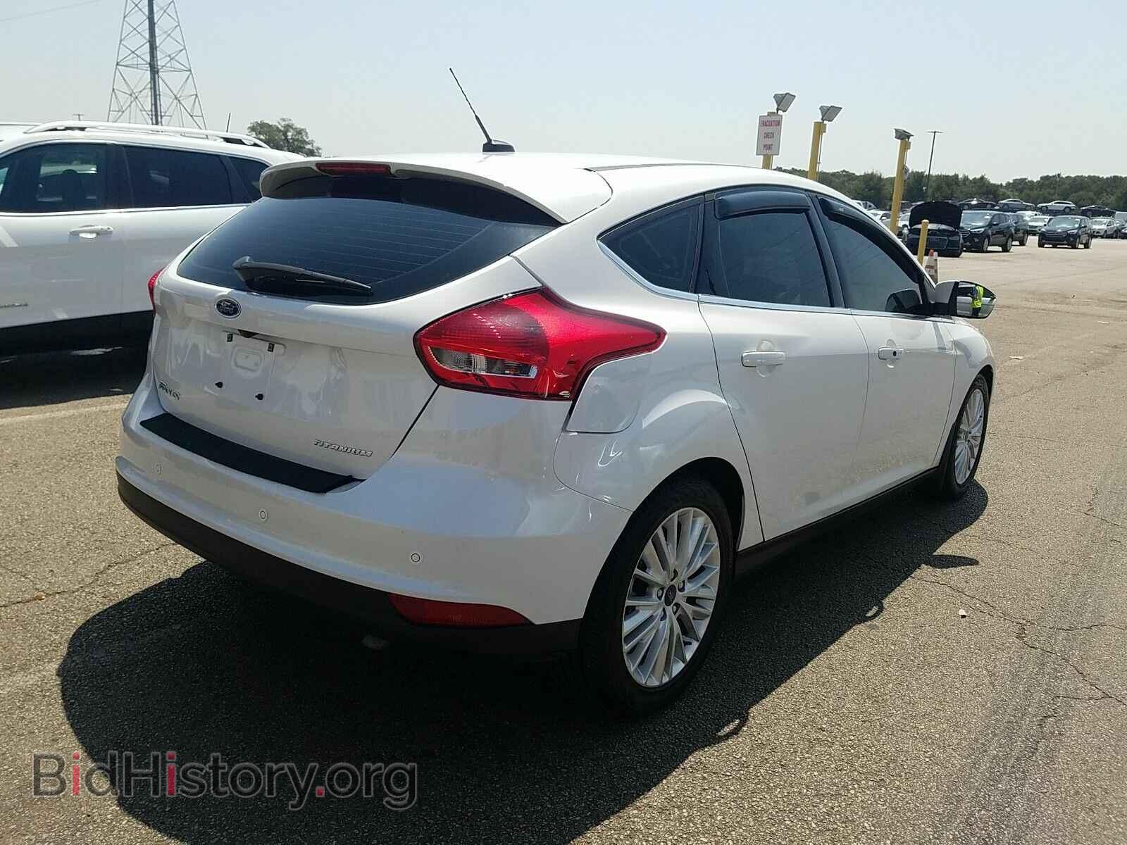 2017 Ford Focus - VIN: 1FADP3N22HL246346 - Фото 2