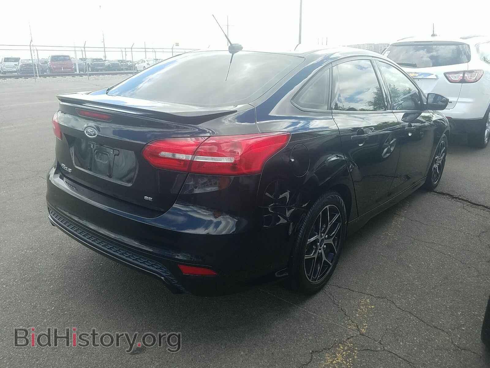 2015 Ford Focus - VIN: 1FADP3F21FL261786 - Фото 2