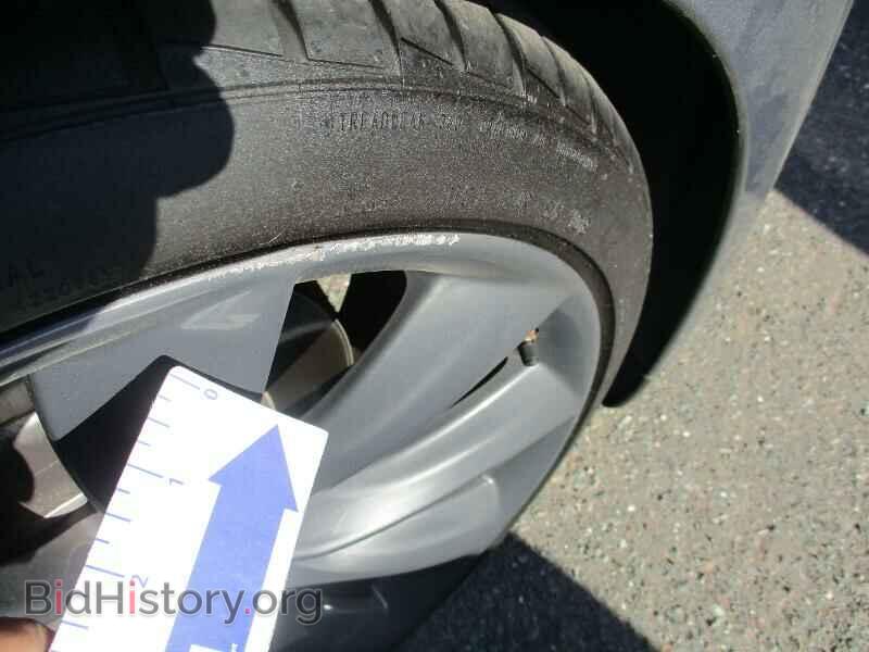 2013 Tesla Model S - VIN: 5YJSA1DP2DFP11709 - Photo 8