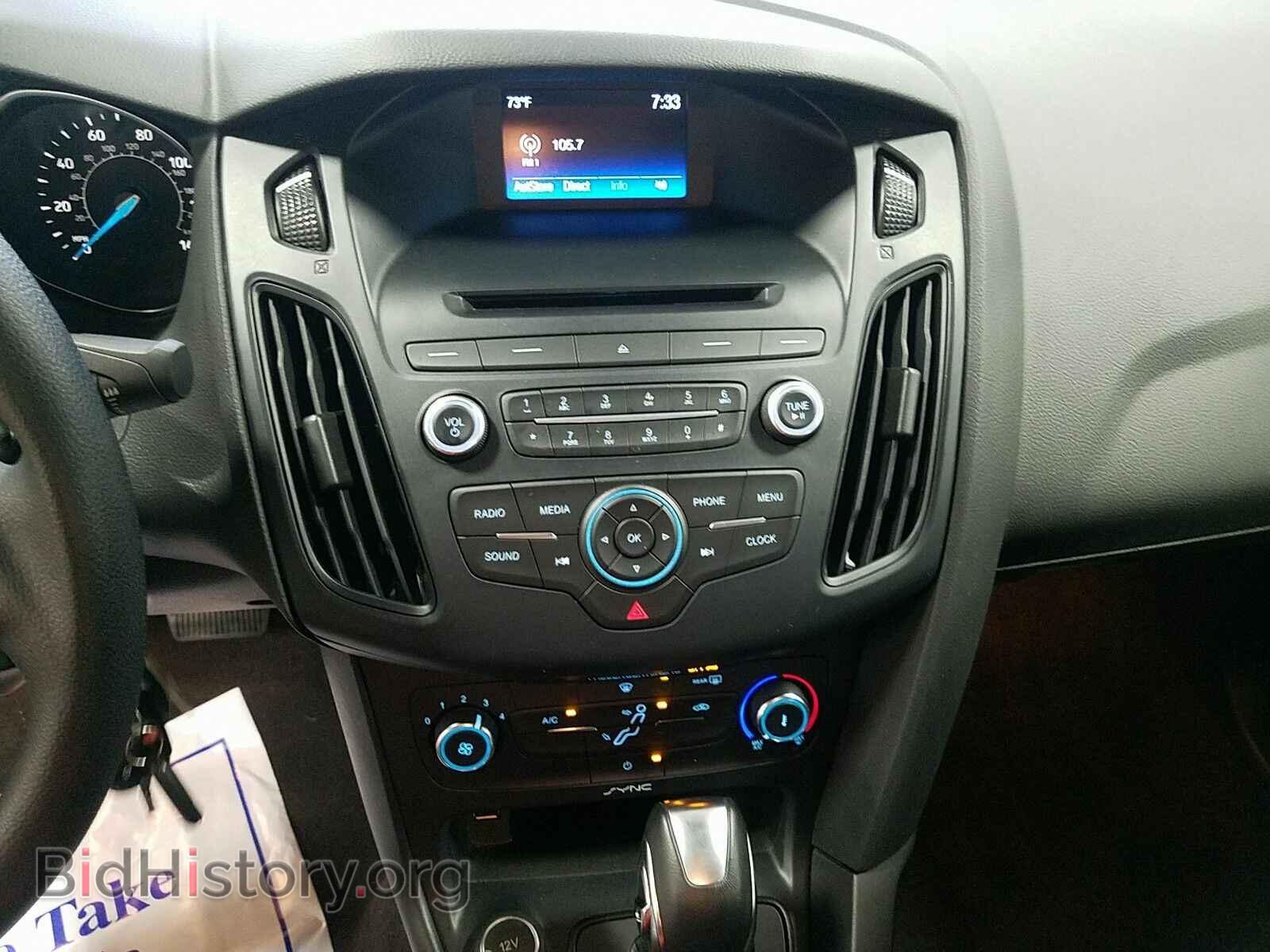 2016 Ford Focus - VIN: 1FADP3F24GL266871 - Фото 4