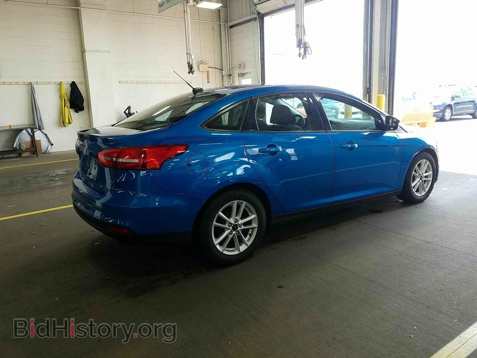 2016 Ford Focus - VIN: 1FADP3F27GL305162 - Photo 2
