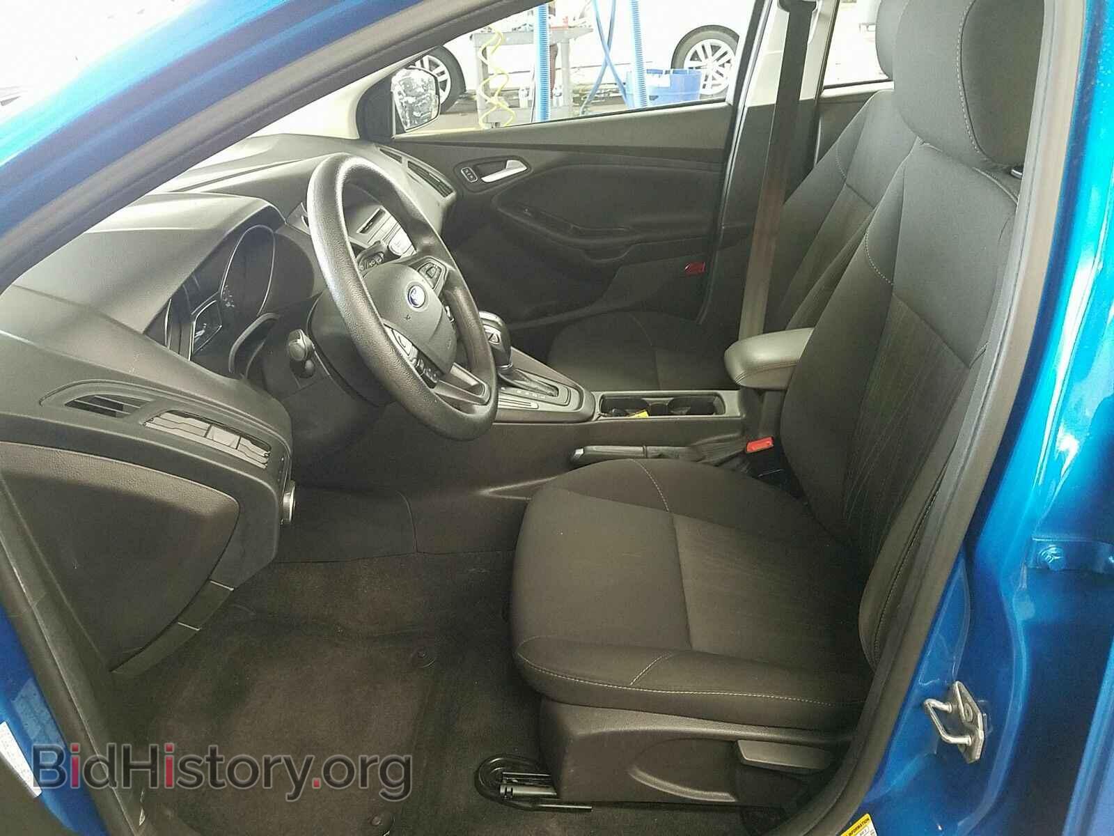 2016 Ford Focus - VIN: 1FADP3F27GL305162 - Photo 3