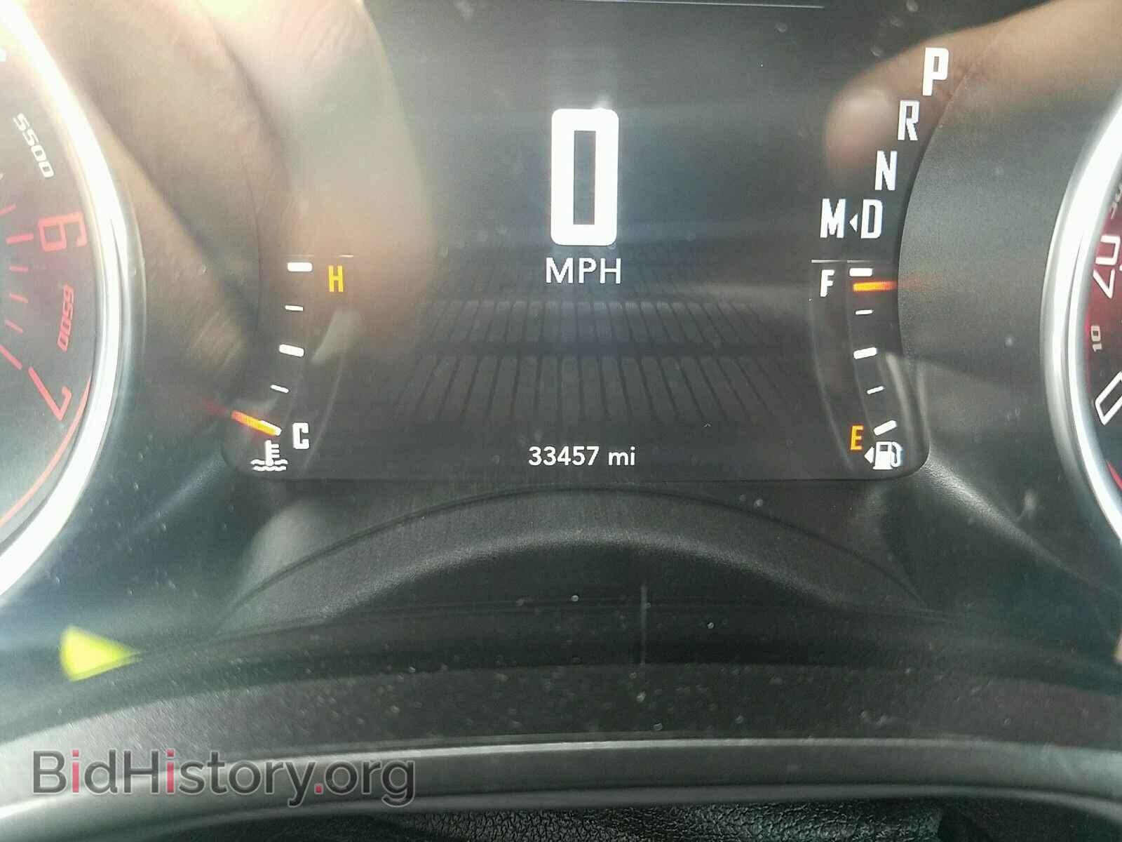 2018 Dodge Challenger - VIN: 2C3CDZBT4JH241137 - Photo 5