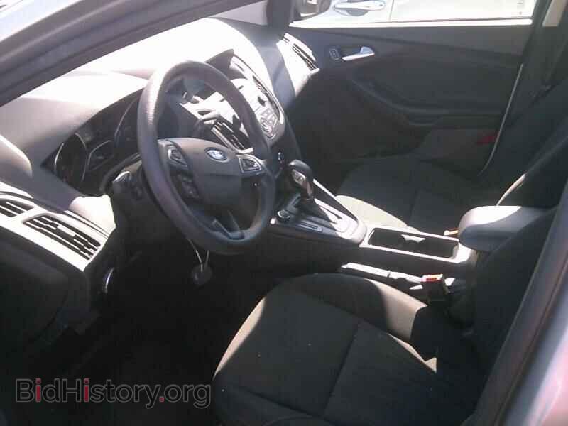 2017 Ford Focus - VIN: 1FADP3F21HL300217 - Photo 3