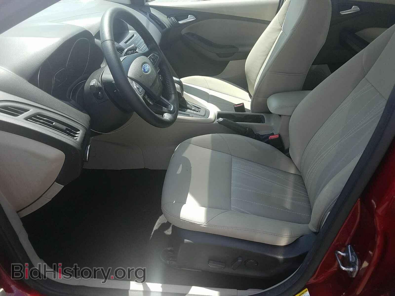 2016 Ford Focus - VIN: 1FADP3F29GL249631 - Photo 3