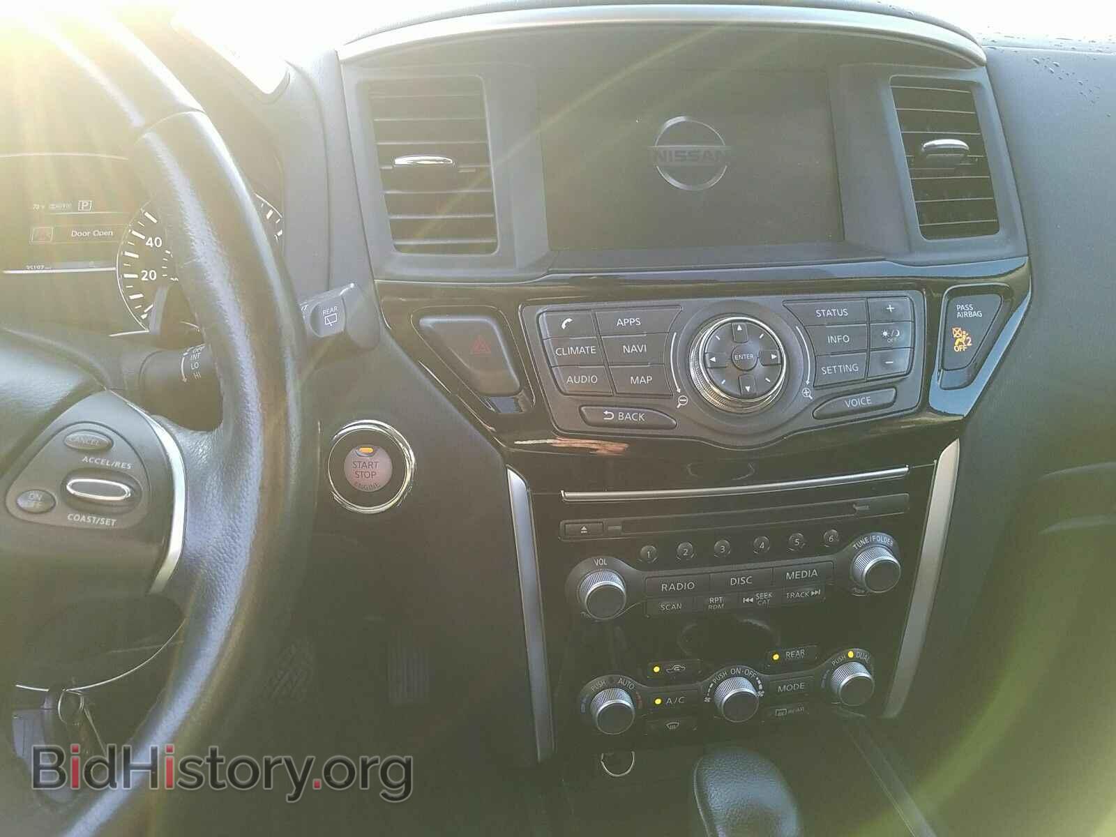 2017 Nissan Pathfinder - VIN: 5N1DR2MM4HC628620 - Фото 4