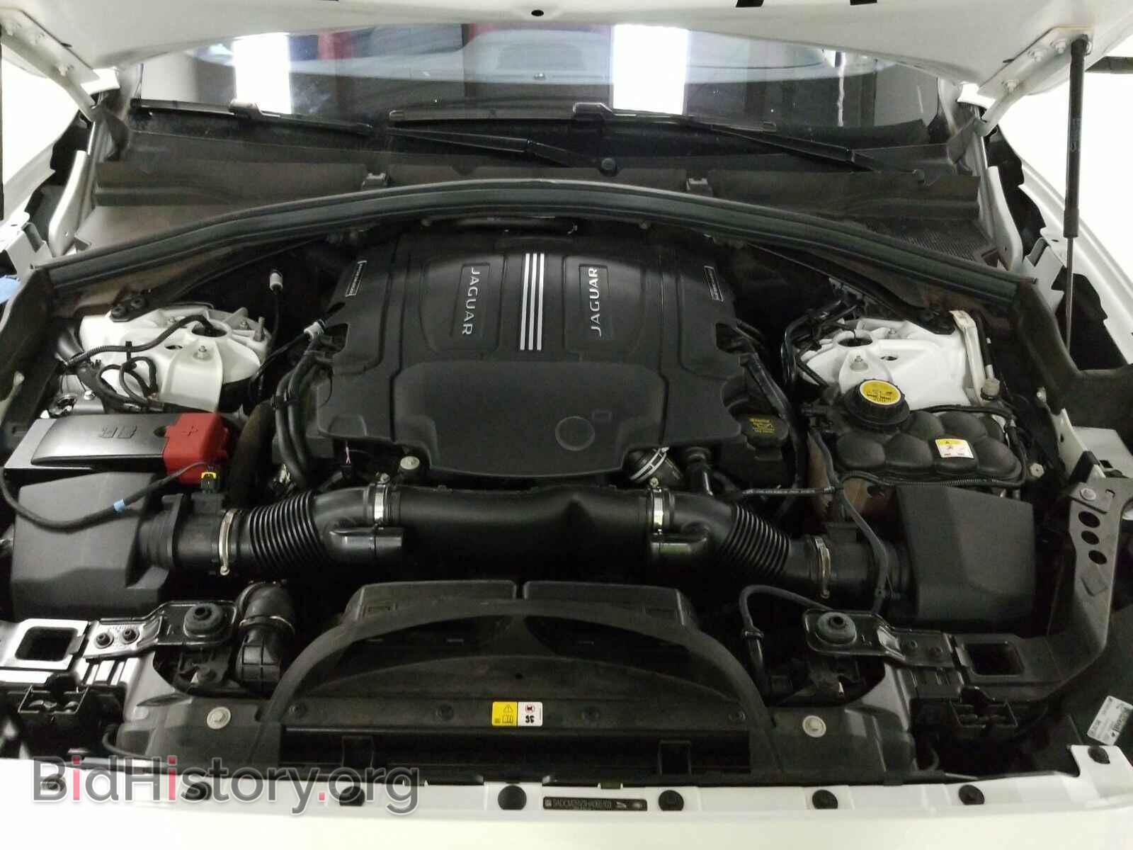 2017 Jaguar F-PACE - VIN: SADCM2BV3HA065103 - Photo 16