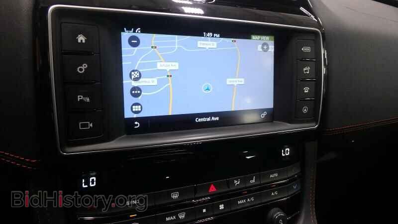 2017 Jaguar F-PACE - VIN: SADCM2BV3HA065103 - Photo 18