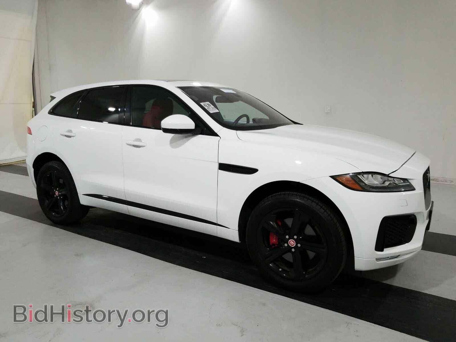 2017 Jaguar F-PACE - VIN: SADCM2BV3HA065103 - Photo 3