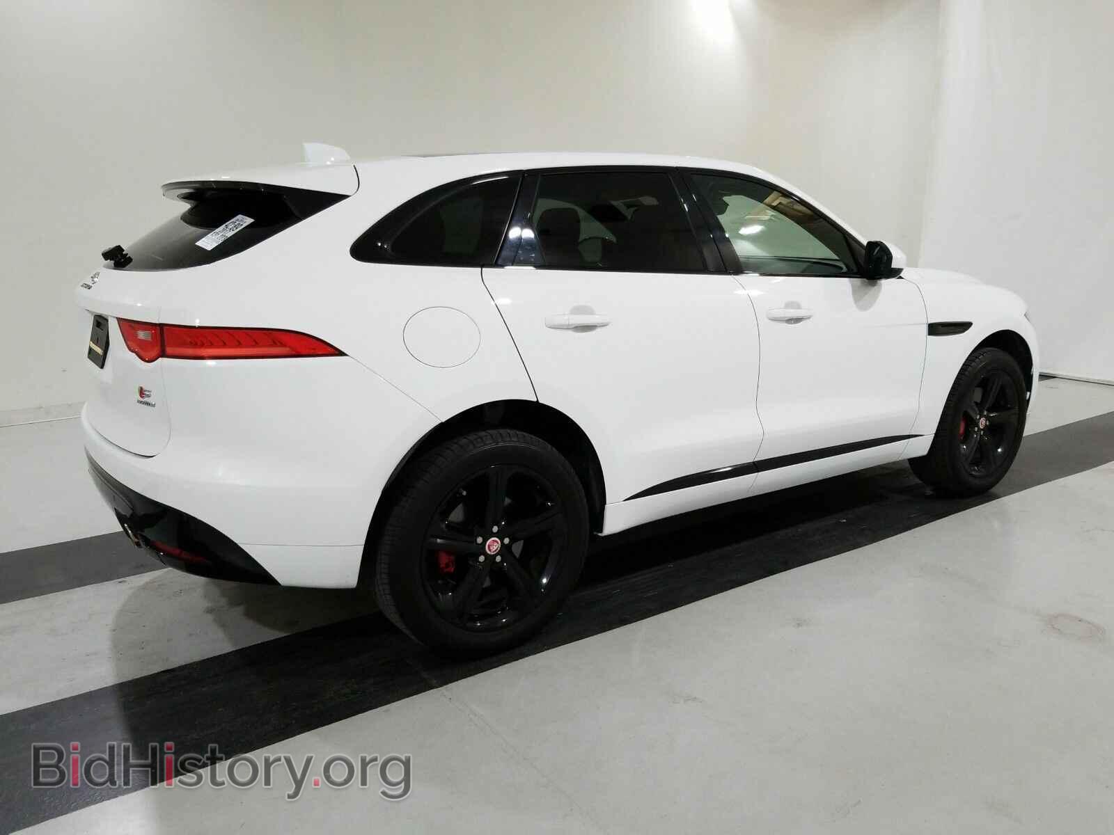 2017 Jaguar F-PACE - VIN: SADCM2BV3HA065103 - Photo 4