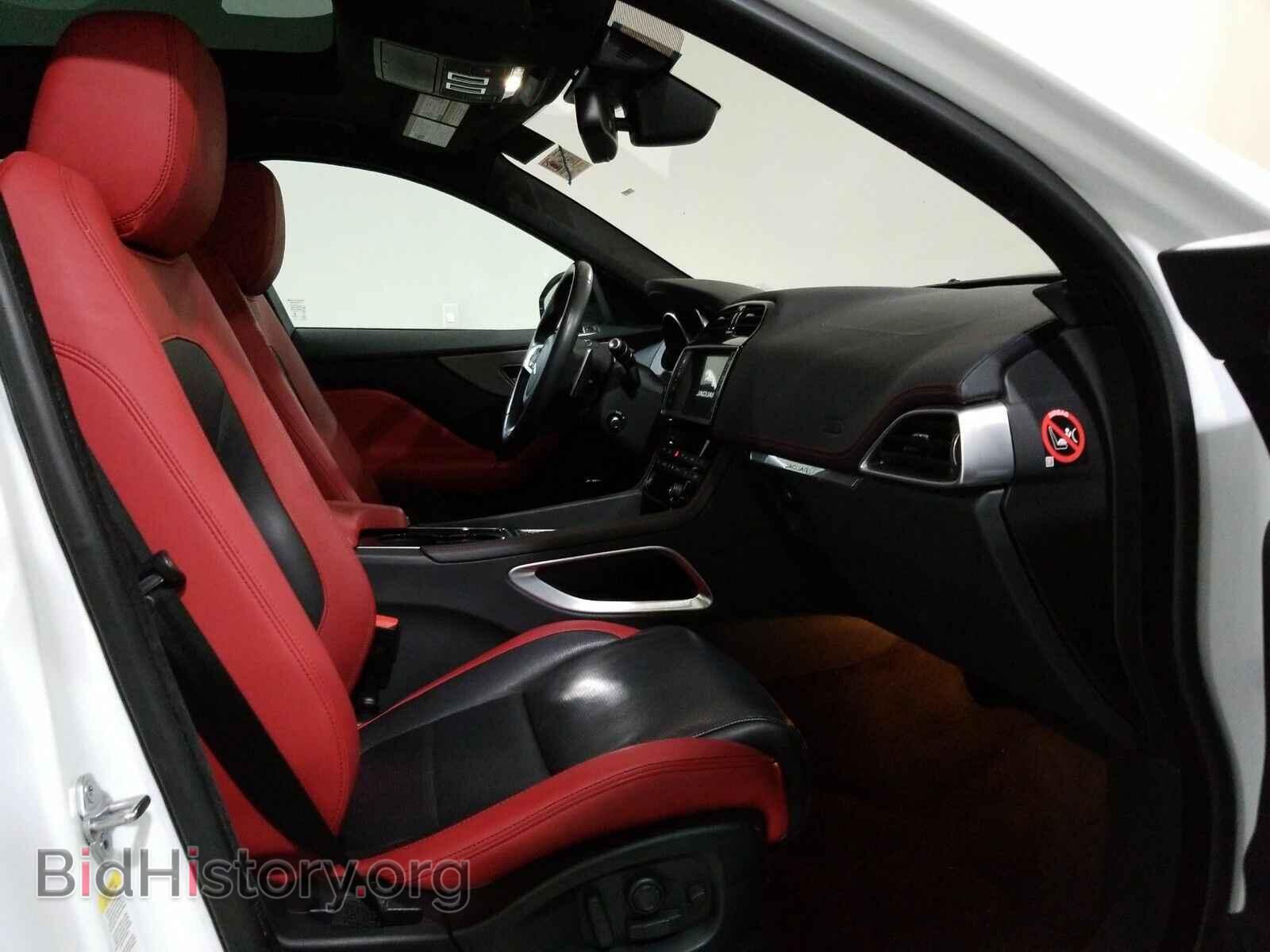 2017 Jaguar F-PACE - VIN: SADCM2BV3HA065103 - Photo 8