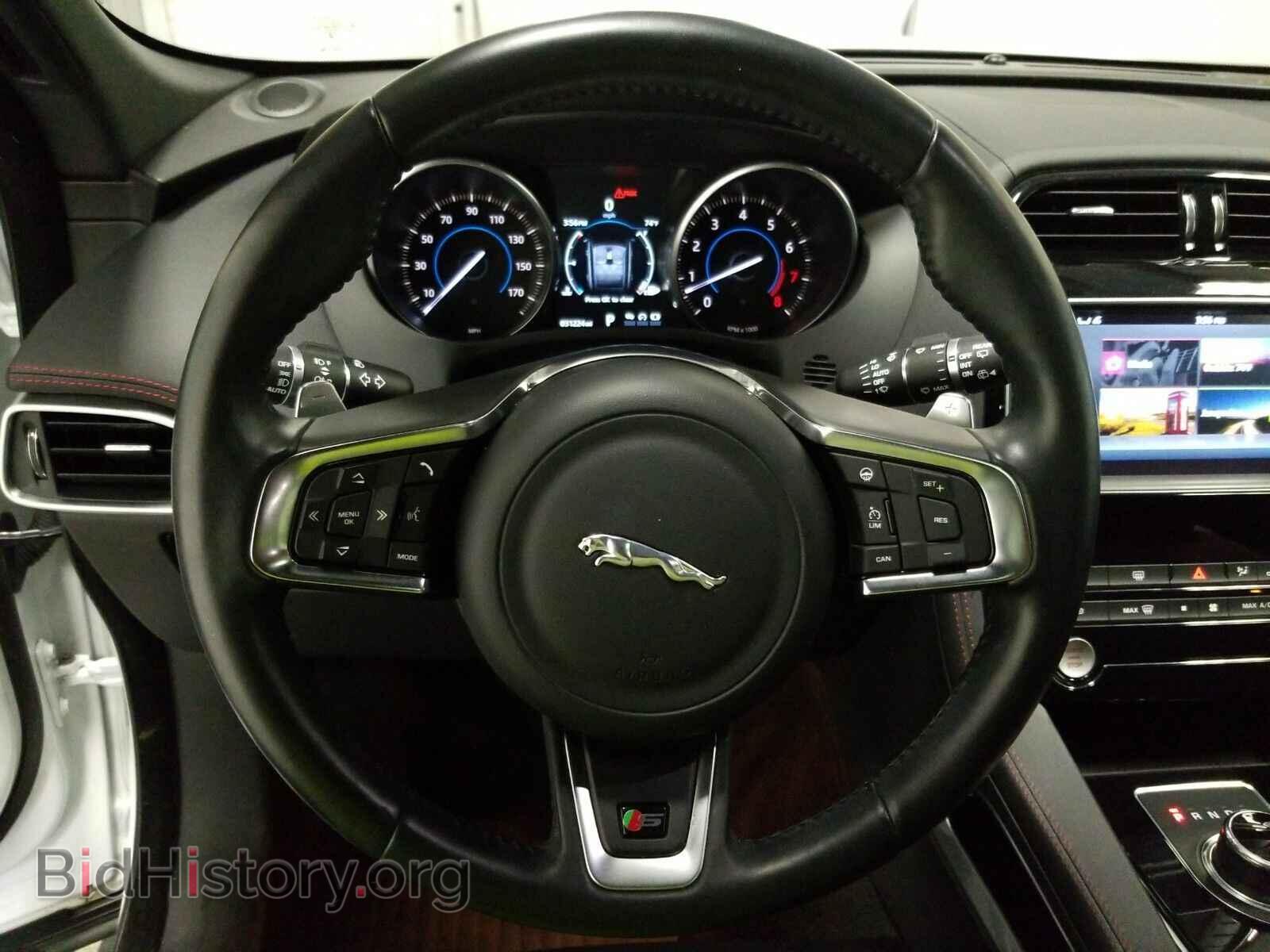 2017 Jaguar F-PACE - VIN: SADCM2BV3HA065103 - Photo 10