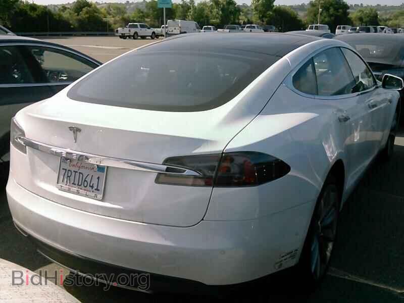 2015 Tesla Model S - VIN: 5YJSA1E42FF120061 - Фото 2