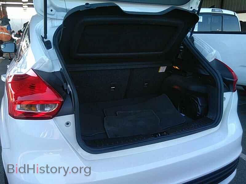 2016 Ford Focus - VIN: 1FADP3L96GL372661 - Photo 7