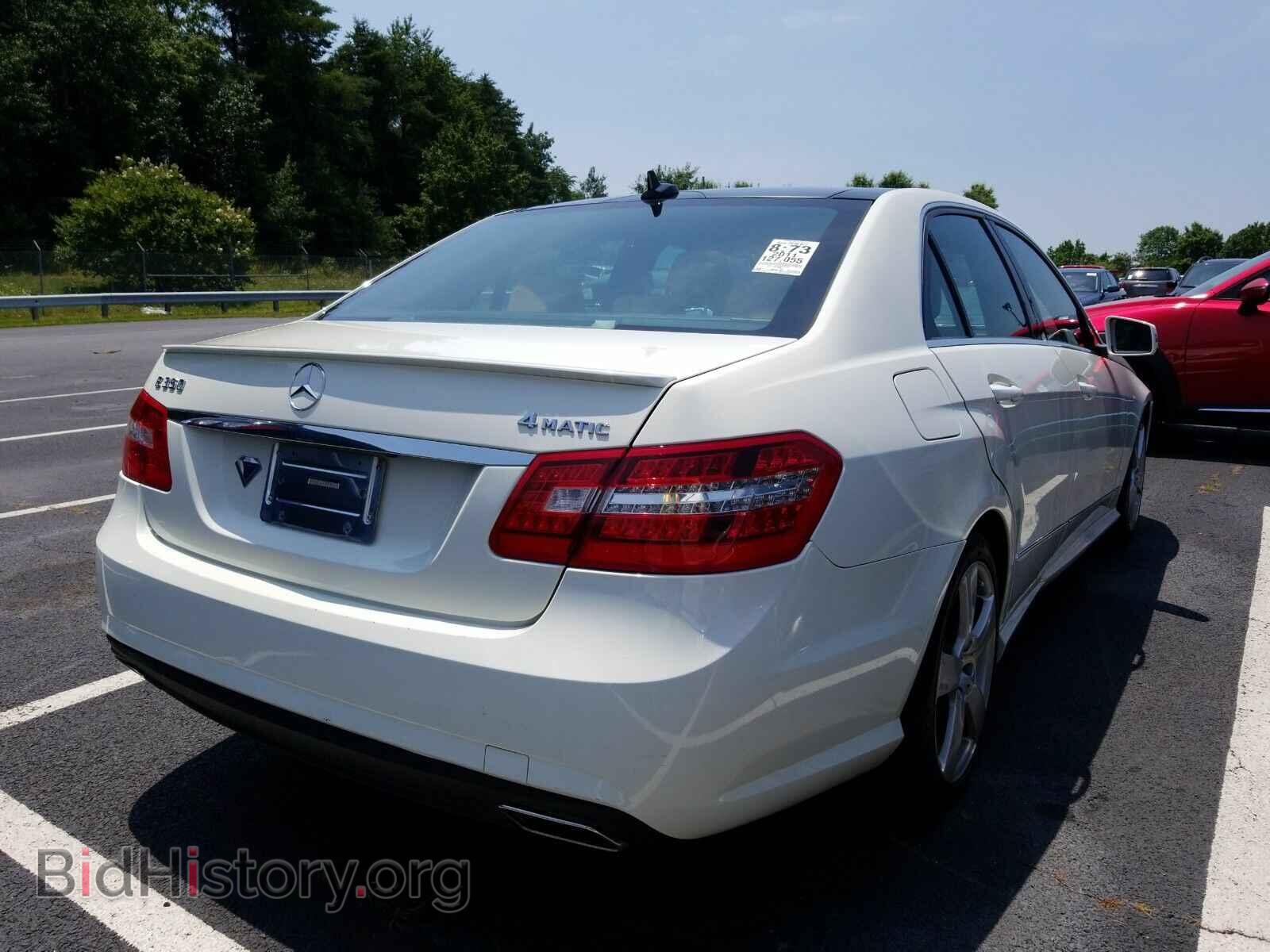 2011 Mercedes-Benz E-Class - VIN: WDDHF8HB1BA355591 - Фото 2