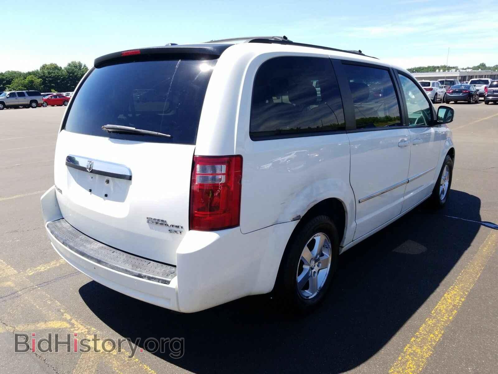 2010 Dodge Grand Caravan - VIN: 2D4RN5D16AR112420 - Фото 2
