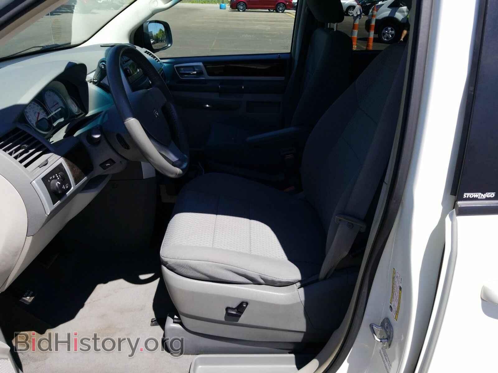 2010 Dodge Grand Caravan - VIN: 2D4RN5D16AR112420 - Фото 3