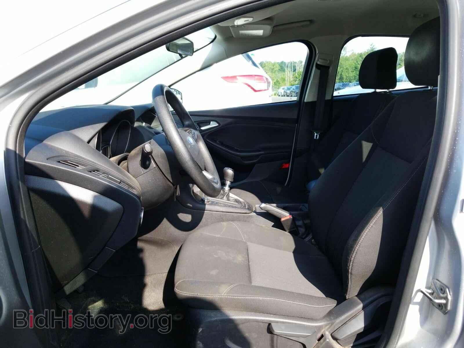 2017 Ford Focus - VIN: 1FADP3FE3HL305557 - Фото 3