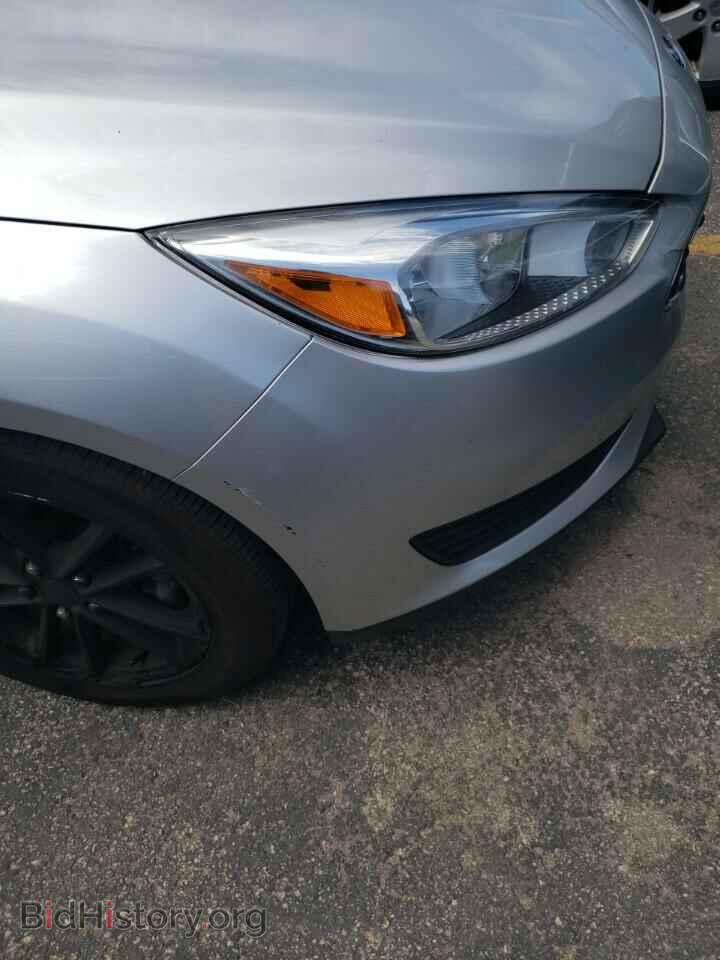2016 Ford Focus - VIN: 1FADP3F20GL211219 - Photo 11