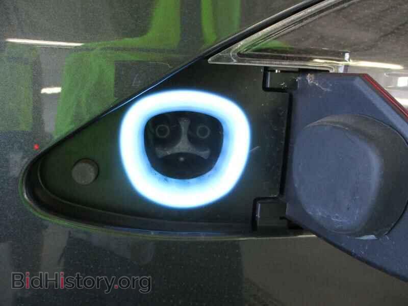 2015 Tesla Model S - VIN: 5YJSA1E24FF102580 - Photo 13