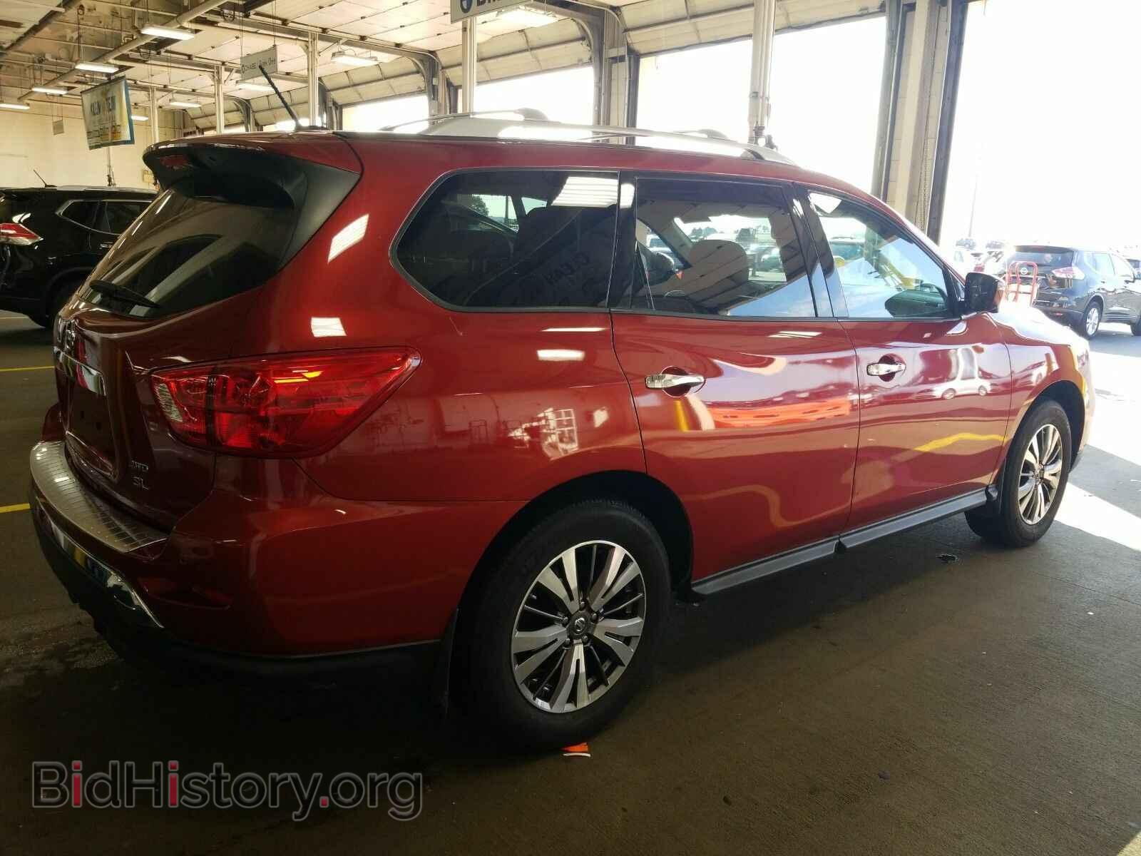 2017 Nissan Pathfinder - VIN: 5N1DR2MM1HC607868 - Фото 2