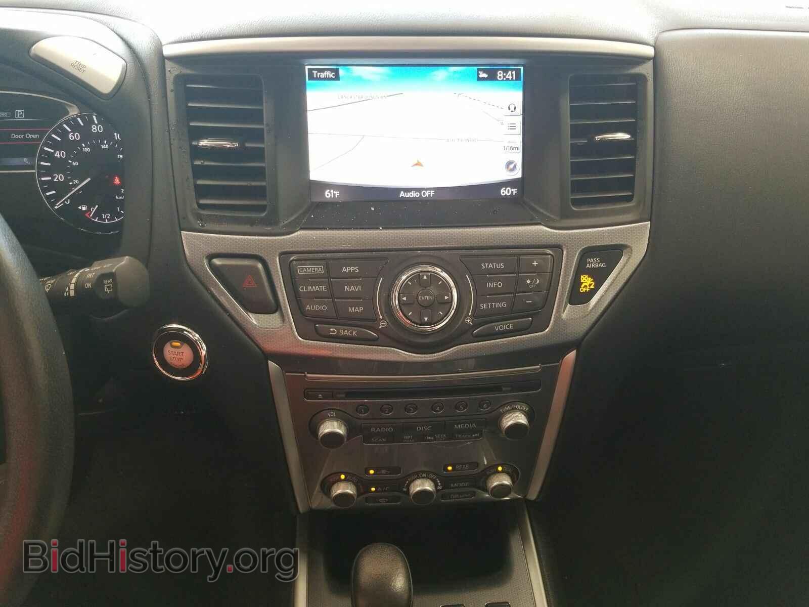 2017 Nissan Pathfinder - VIN: 5N1DR2MM1HC607868 - Фото 4