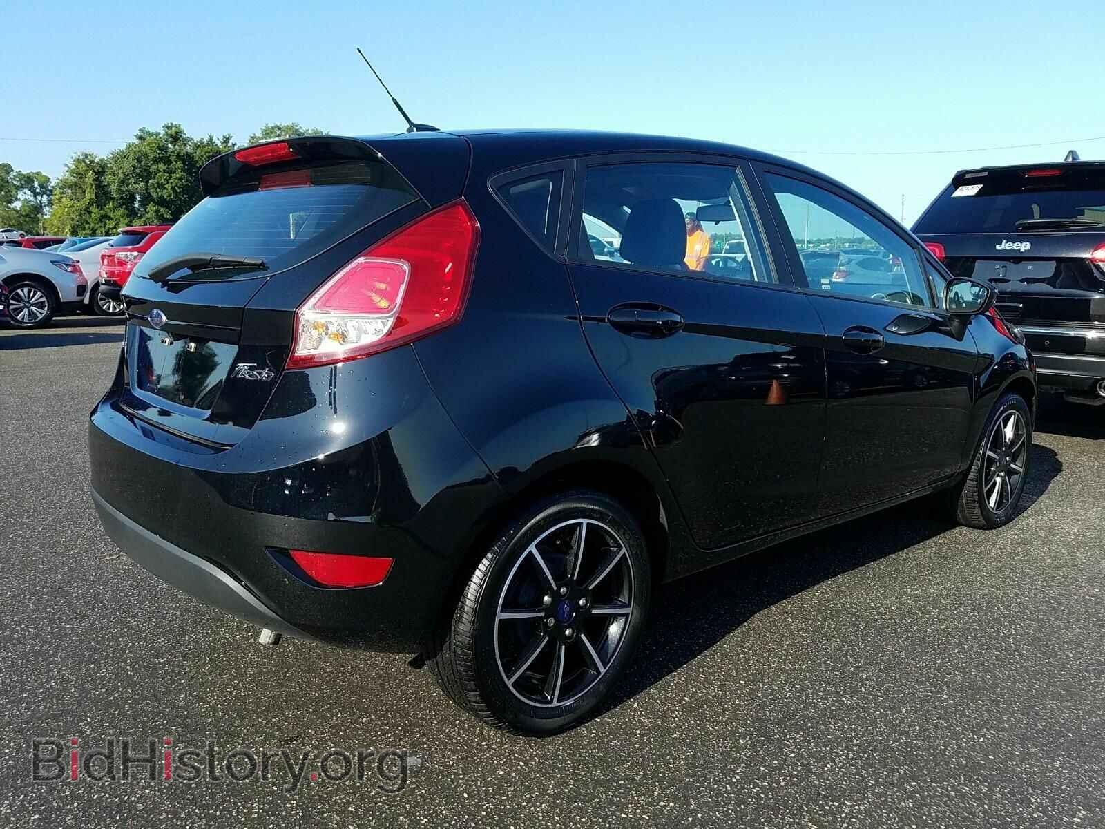 2018 Ford Fiesta - VIN: 3FADP4EJ7JM103734 - Фото 2