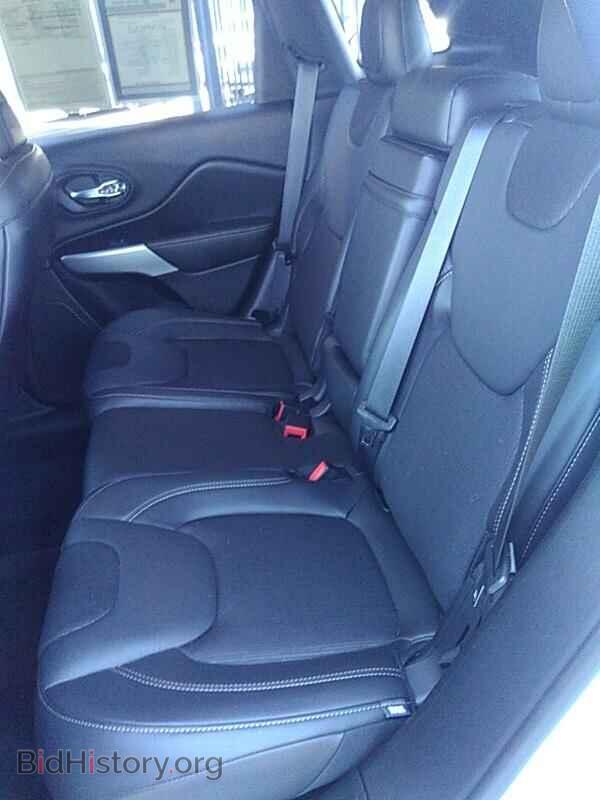 2018 Jeep Cherokee - VIN: 1C4PJLLB7JD557671 - Фото 10