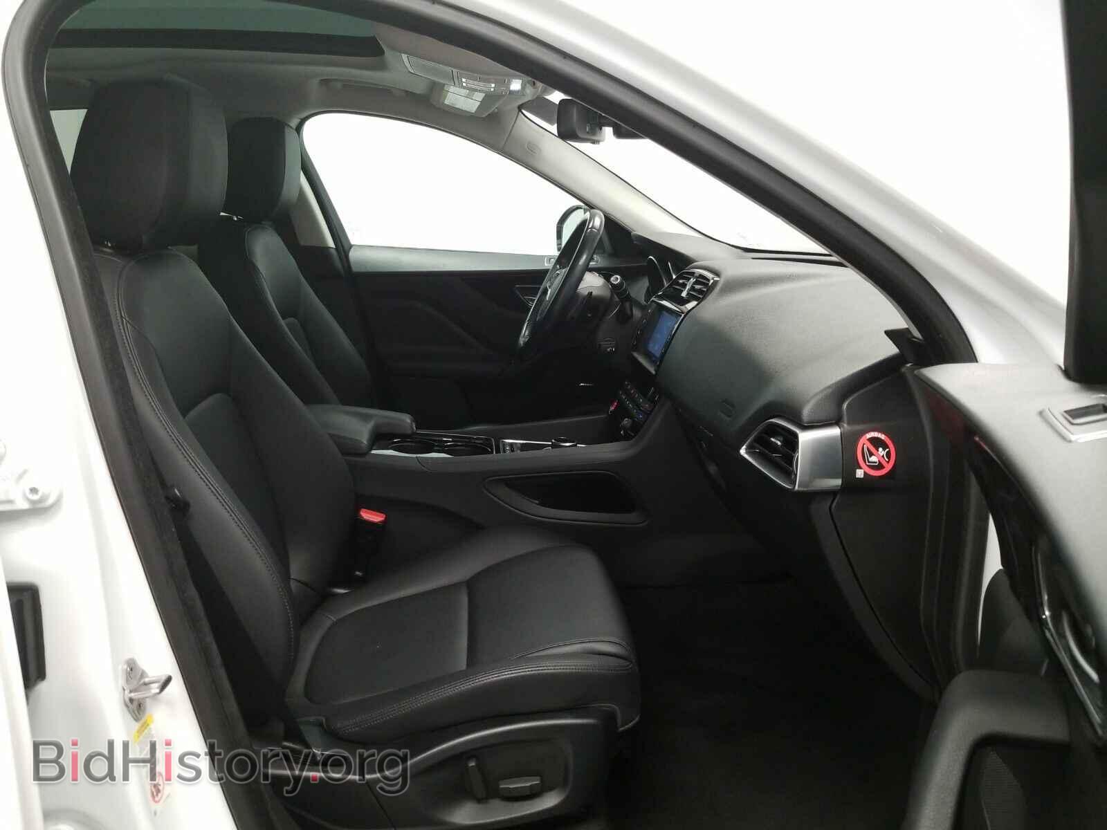 2017 Jaguar F-PACE - VIN: SADCJ2BV7HA063427 - Фото 8