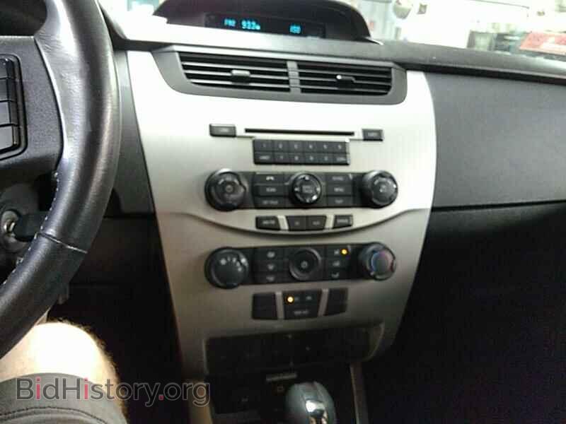 2011 Ford Focus - VIN: 1FAHP3FN6BW139218 - Фото 4