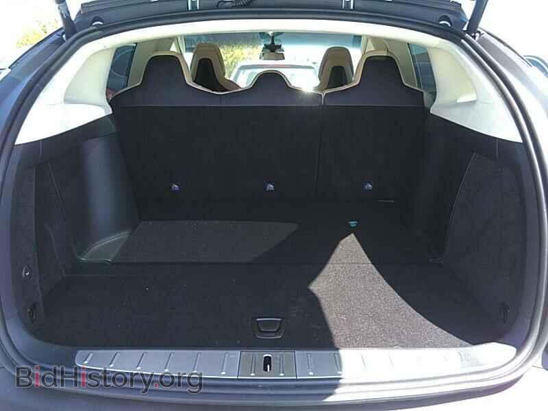 2016 Tesla Model X - VIN: 5YJXCDE2XGF031372 - Photo 7
