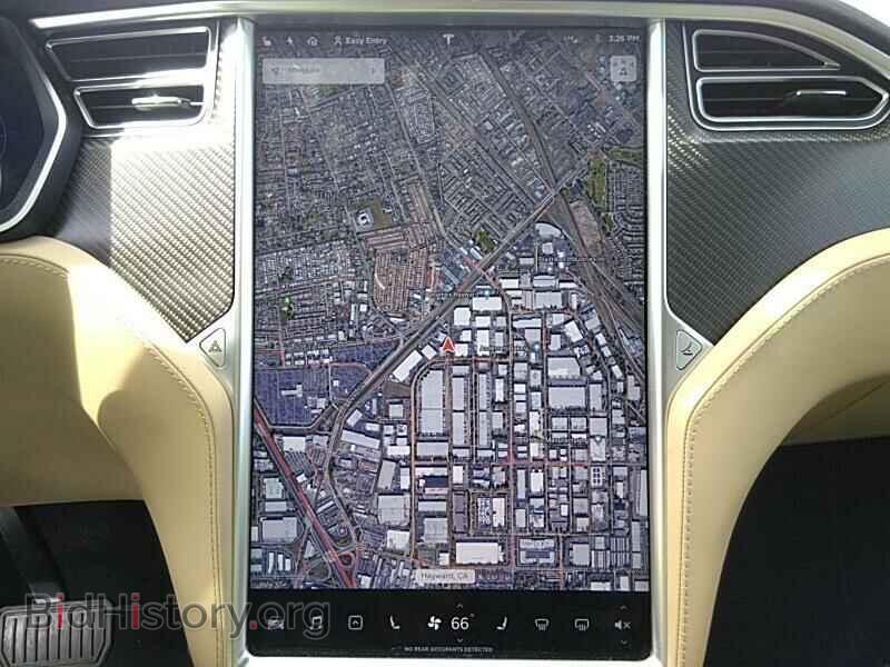2017 Tesla Model X - VIN: 5YJXCBE21HF043609 - Photo 4