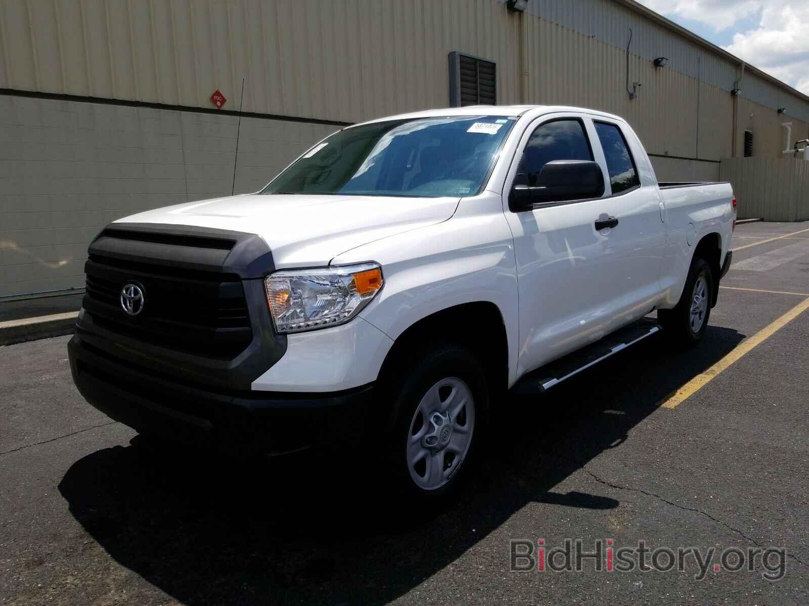 Photo 5TFUM5F14GX069018 - Toyota Tundra 4WD Truck 2016