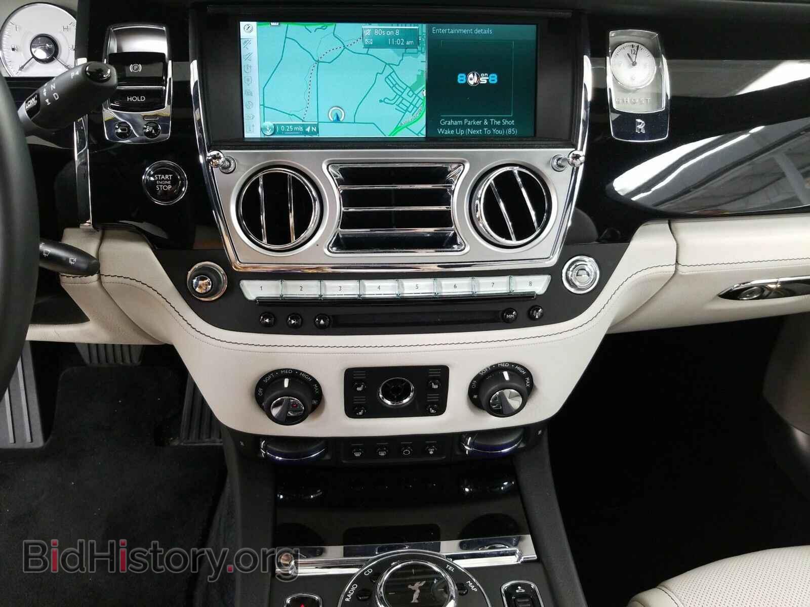 2017 Rolls-Royce Ghost - VIN: SCA664S58HUX54090 - Photo 11