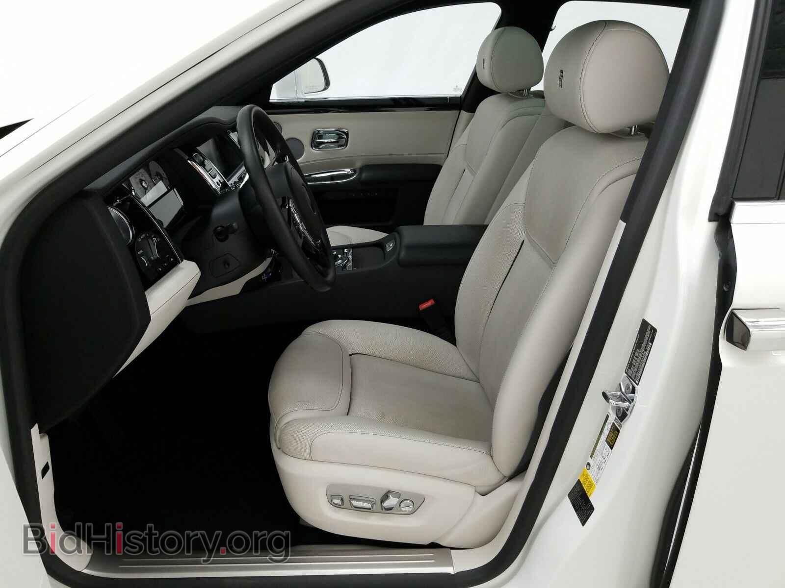 2017 Rolls-Royce Ghost - VIN: SCA664S58HUX54090 - Photo 7